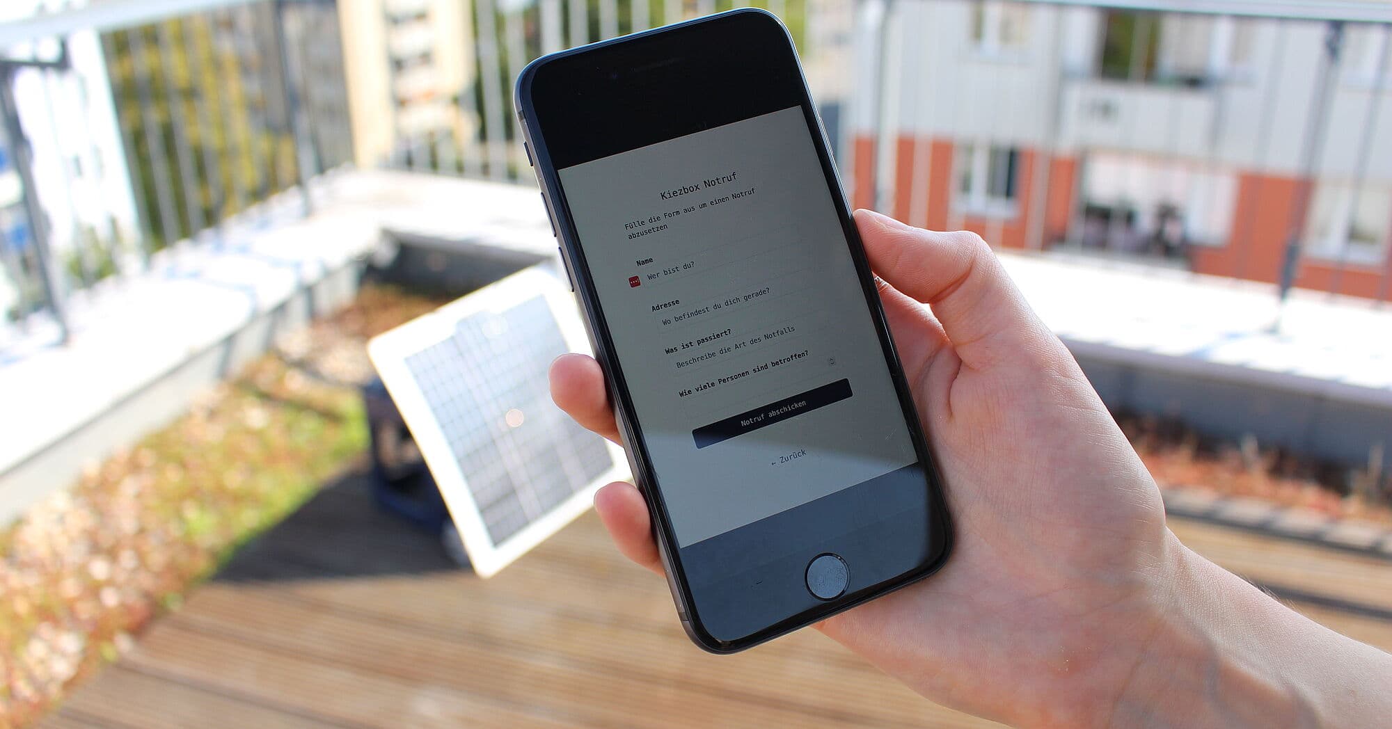 Kiezbox 2.0 — Resilient Community Mesh Network