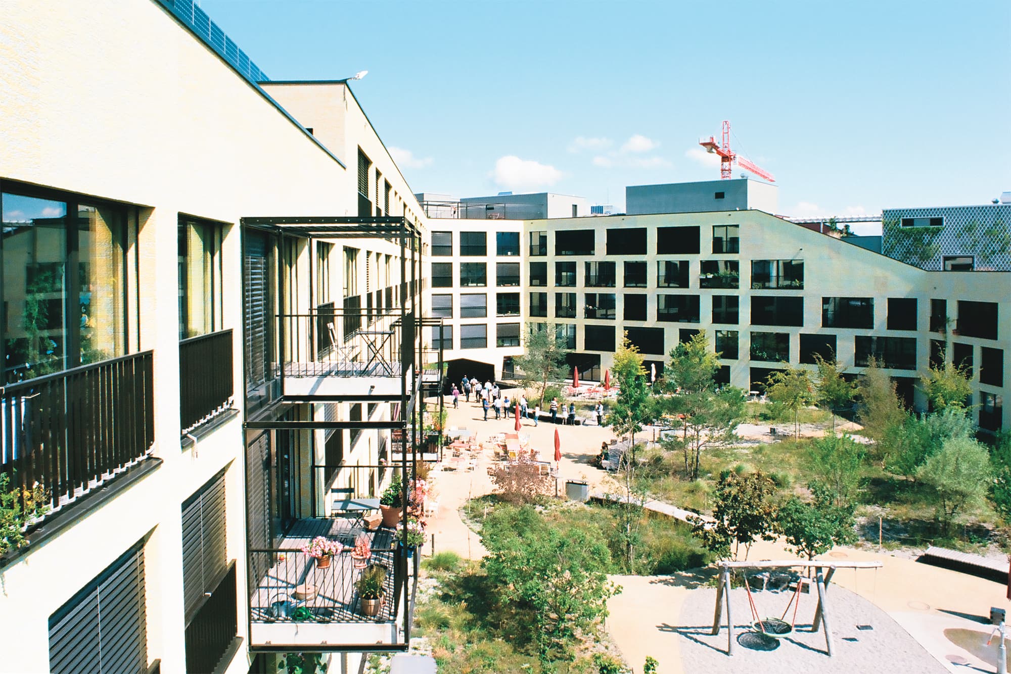 Emerging commons: Cooperative housing in Switzerland