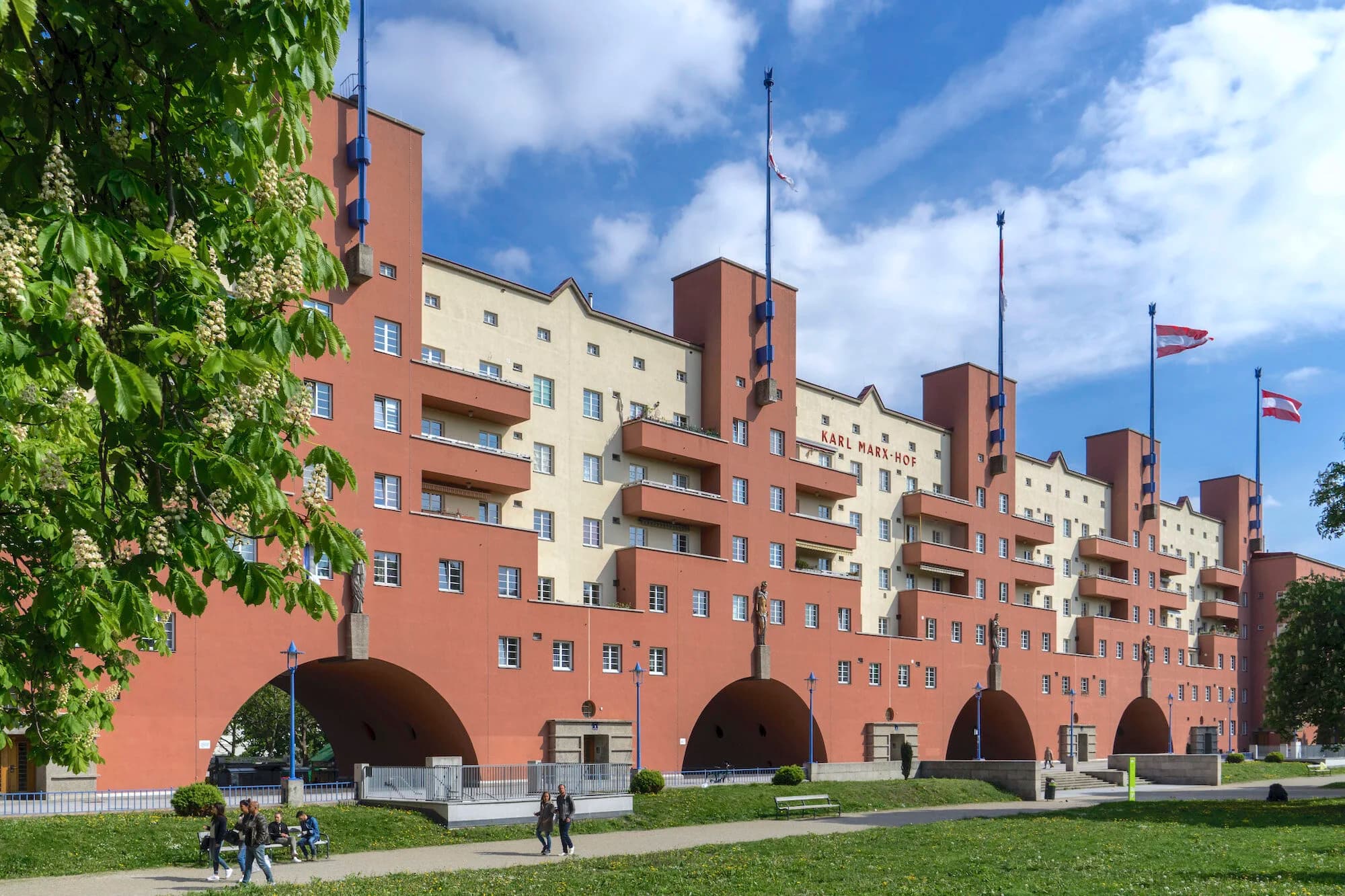 Greening Red Vienna: Lessons for Social-Ecological Housing Provision