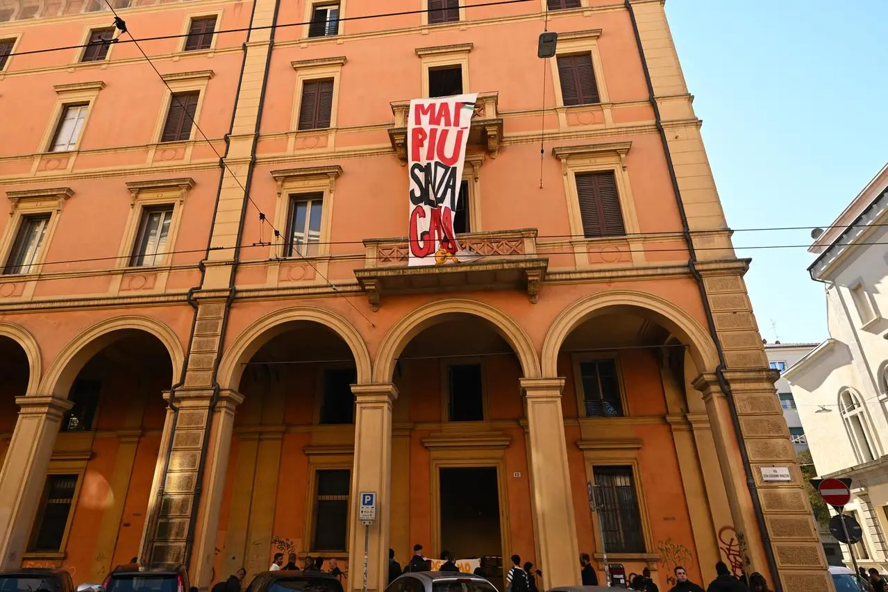 Sfratti a Bologna, Lepore: lo Stato non mette risorse per l'emergenza abitativa