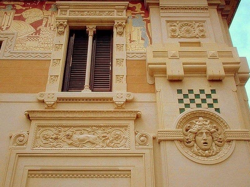Messina: story of a town 'expert' on earthquakes. Via Risorgimento, a palimpsest of 'anti-seismic' building systems